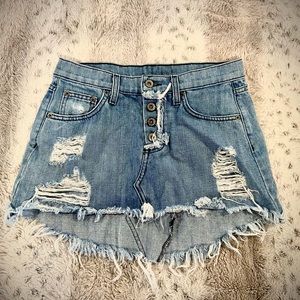 $216 Carmar denim skirt size 25